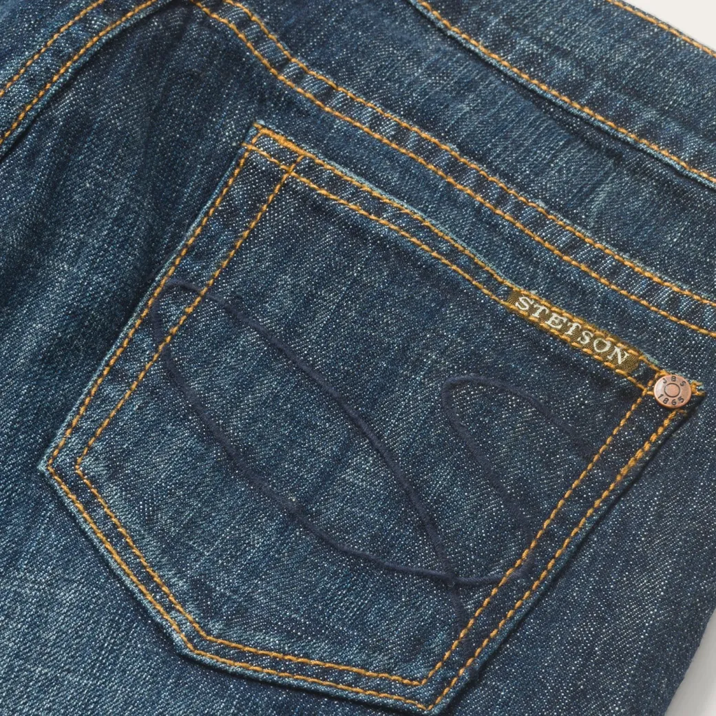 816 Classic Boot Cut Jeans In Dark Wash
